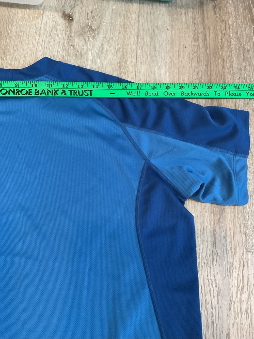 Patagonia - Blue Short Sleeve Athletic Tee - Men’s Size Large - Picture 7 of 11